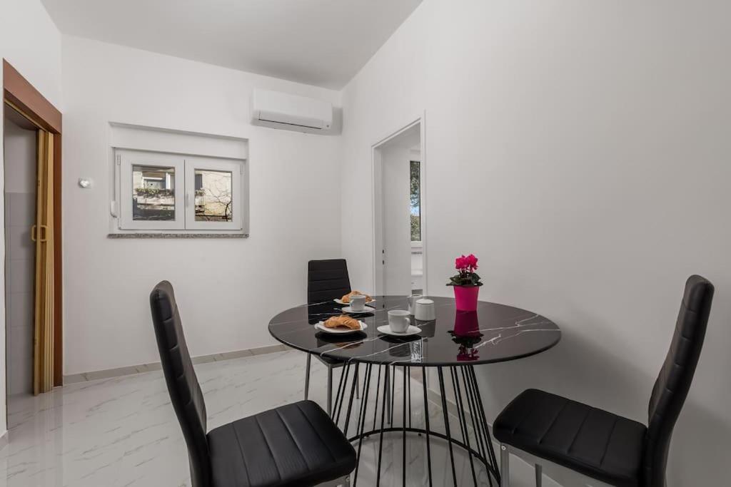 Apartman Jasmina 2 Rijeka Exteriör bild